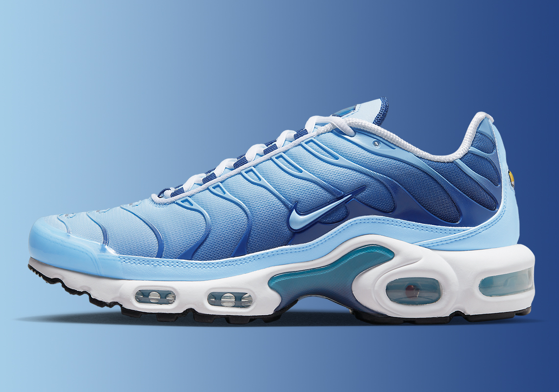 'Collegiate Blue Gradient' bao phủ trên bề mặt của Nike Air Max Plus - 1