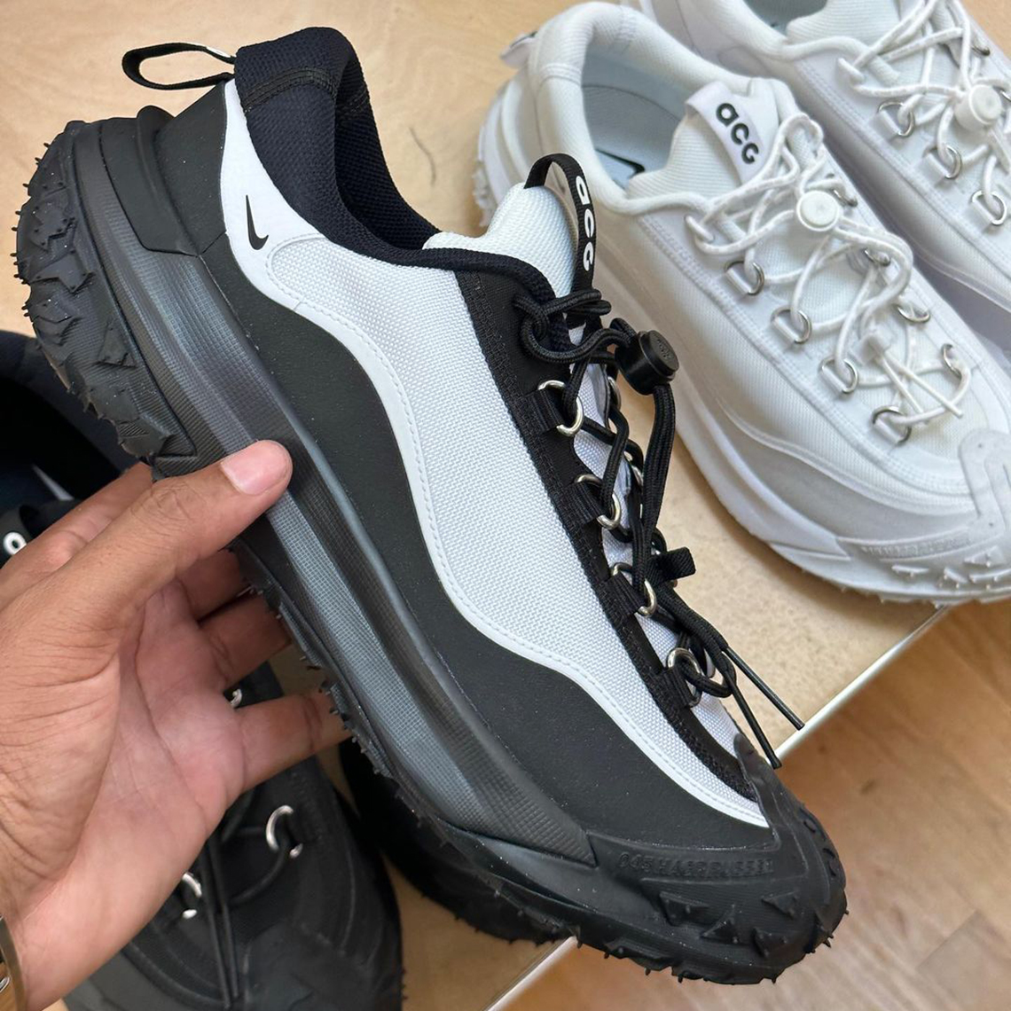 COMME des GARÇONS HOMME PLUS x Nike ACG Mountain Fly 2: Sự kết hợp mới đầy tinh tế! - 2