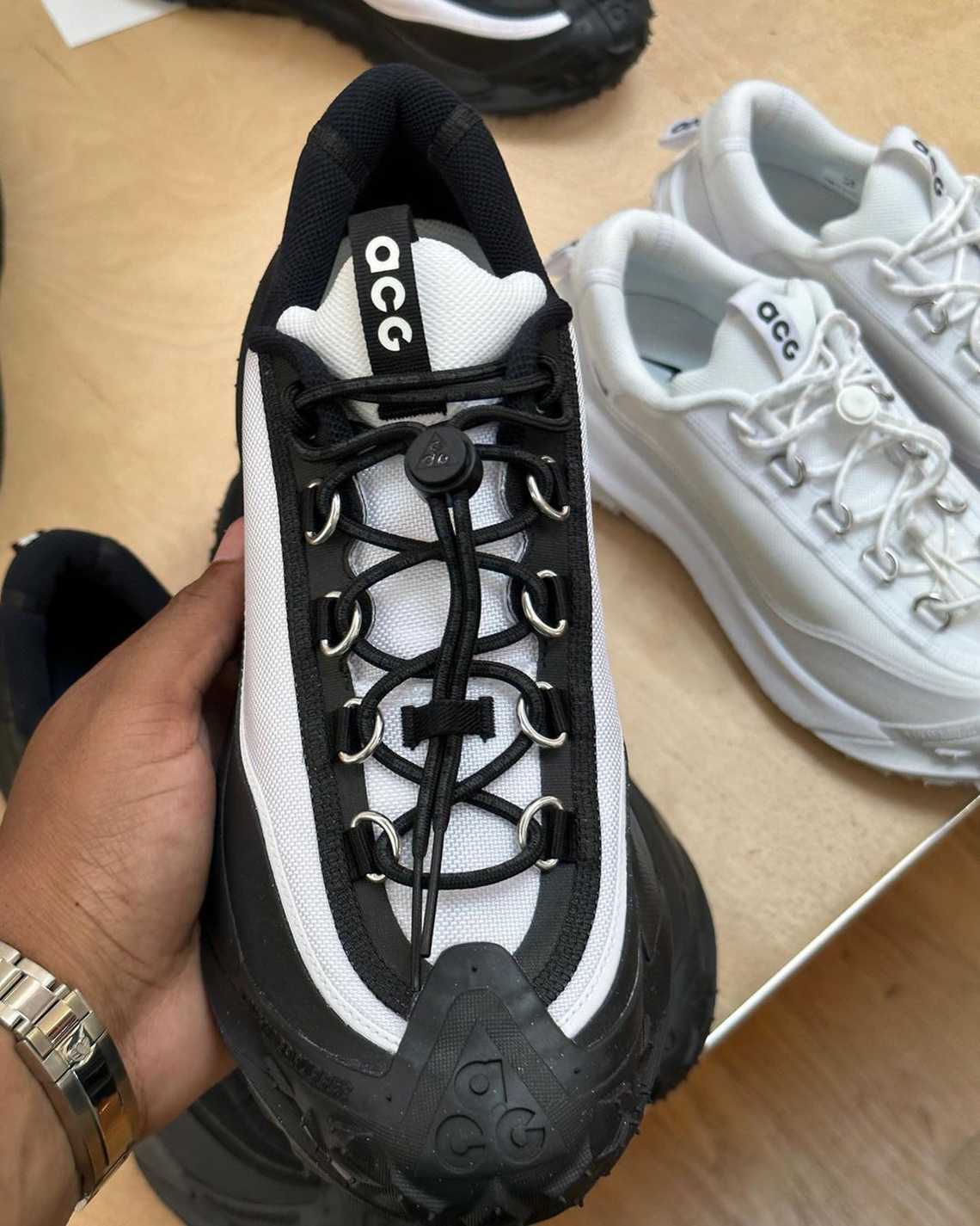 COMME des GARÇONS HOMME PLUS x Nike ACG Mountain Fly 2: Sự kết hợp mới đầy tinh tế! - 3