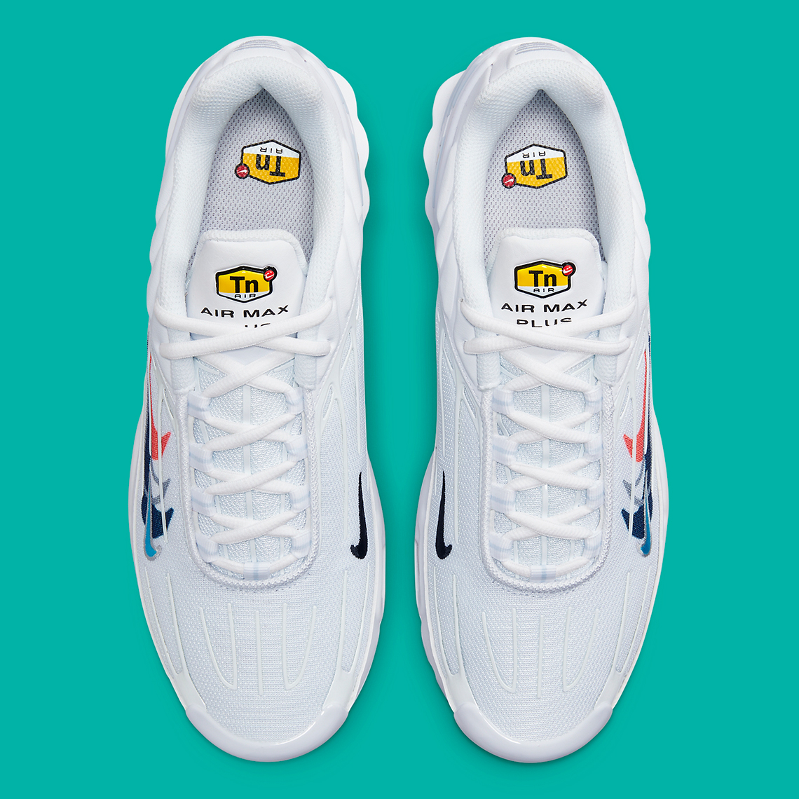 Cụm logo swoosh xuất hiện trên Nike Air Max Plus 3 - 4