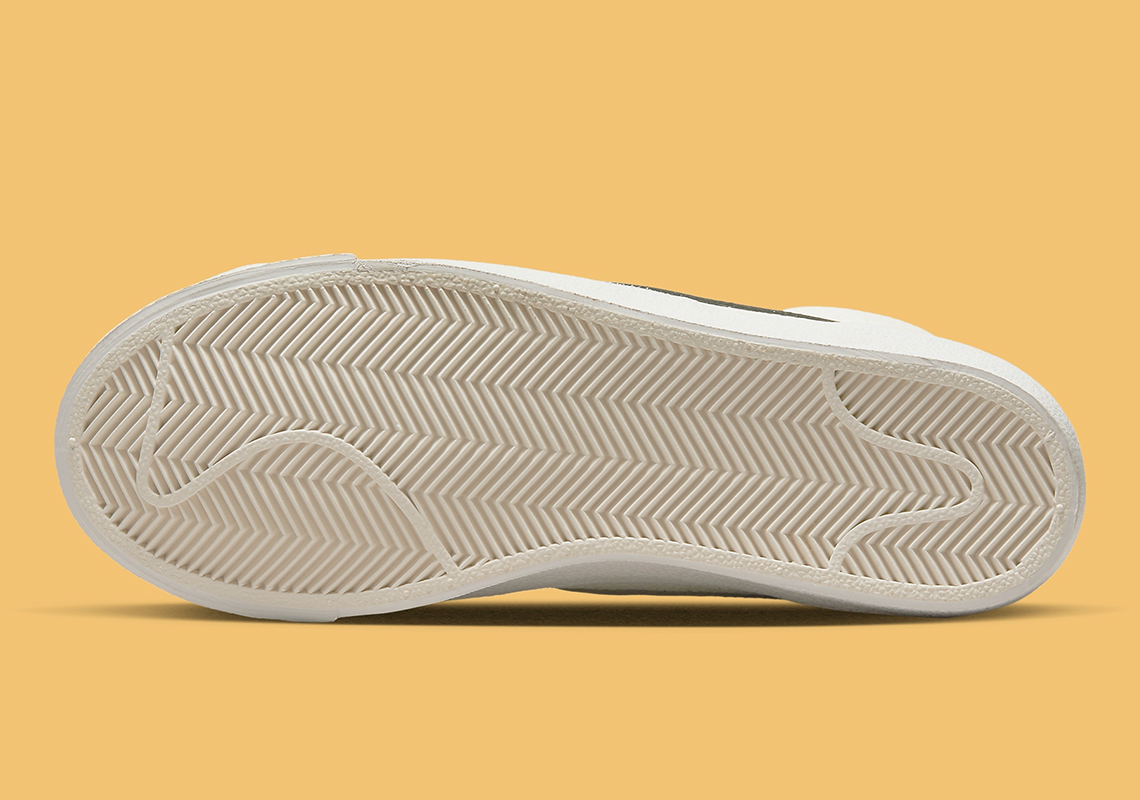 Cùng khám phá đôi giày sneaker Nike Blazer Mid 77 Python Heel - 7