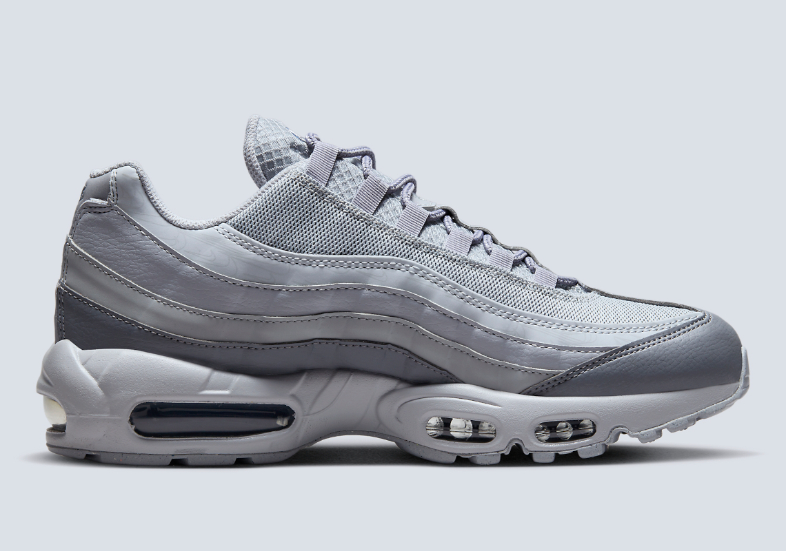 Cùng ngắm hình ảnh của mẫu giày sneaker Nike Air Max 95 Grey/Midnight Navy - 3