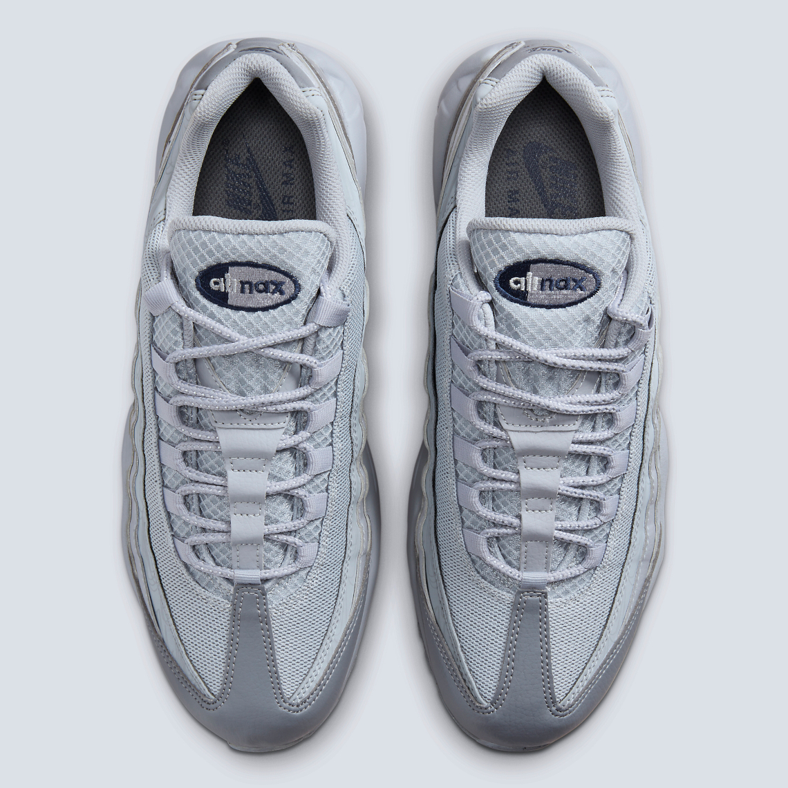 Cùng ngắm hình ảnh của mẫu giày sneaker Nike Air Max 95 Grey/Midnight Navy - 4