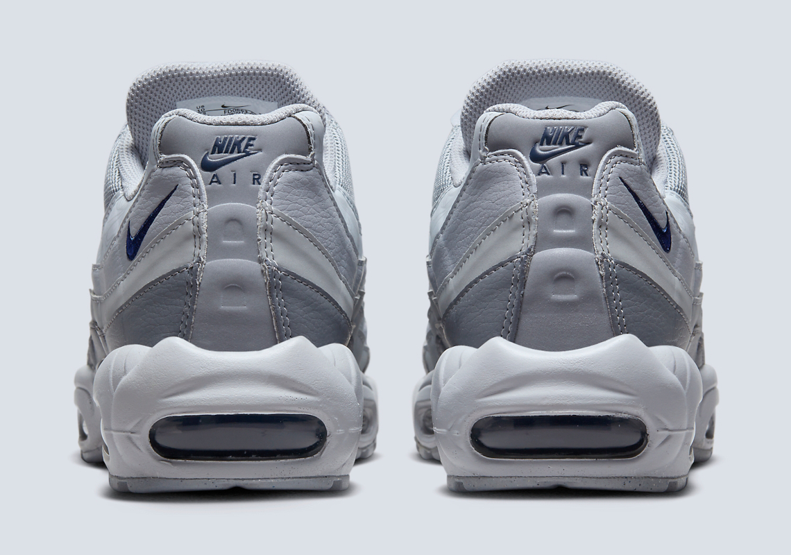 Cùng ngắm hình ảnh của mẫu giày sneaker Nike Air Max 95 Grey/Midnight Navy - 5