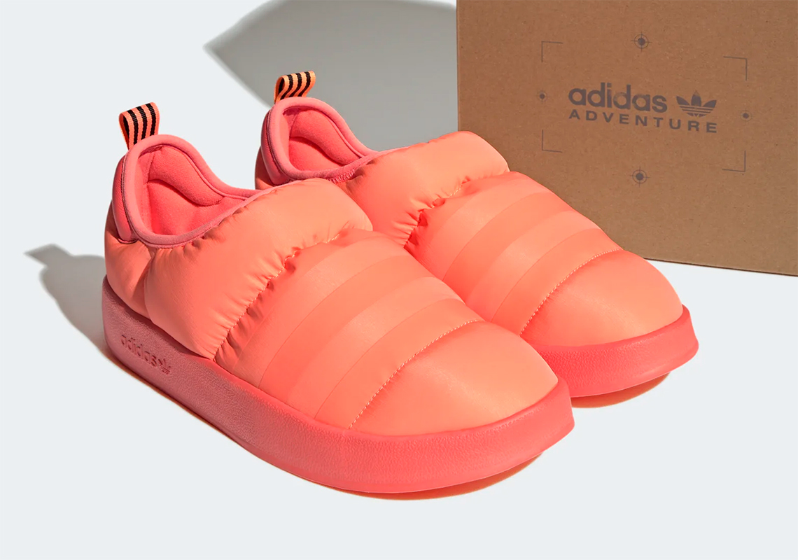 Đánh giá Adidas Puffylette Beam Orange: Giày dép giữ ấm chân mang phong cách thời trang mới. - 1