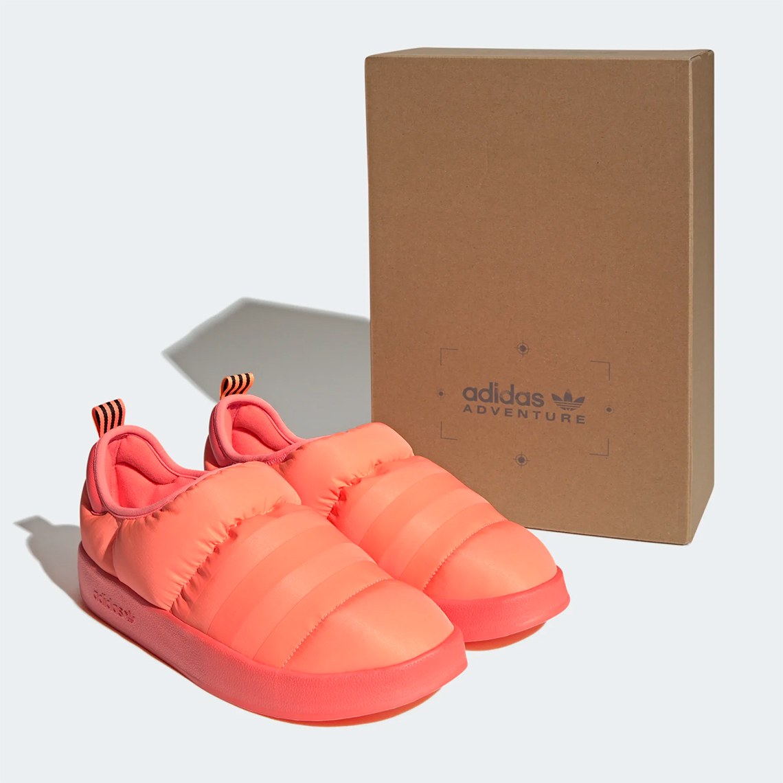Đánh giá Adidas Puffylette Beam Orange: Giày dép giữ ấm chân mang phong cách thời trang mới. - 2