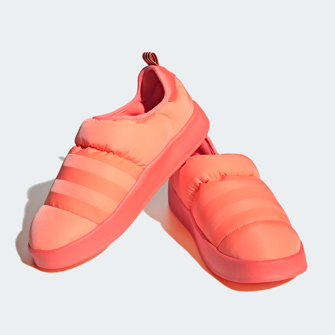 Đánh giá Adidas Puffylette Beam Orange: Giày dép giữ ấm chân mang phong cách thời trang mới. - 3
