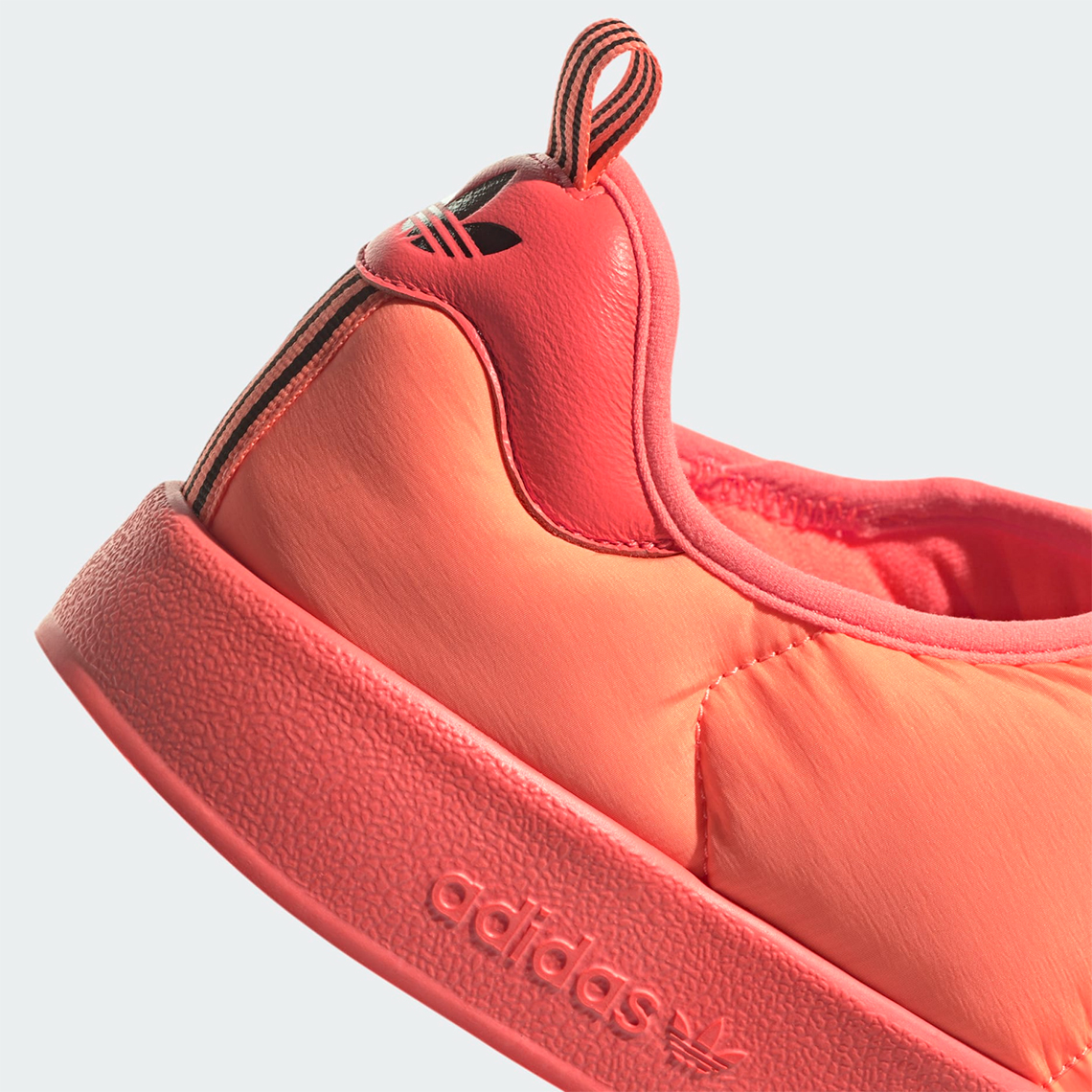 Đánh giá Adidas Puffylette Beam Orange: Giày dép giữ ấm chân mang phong cách thời trang mới. - 8