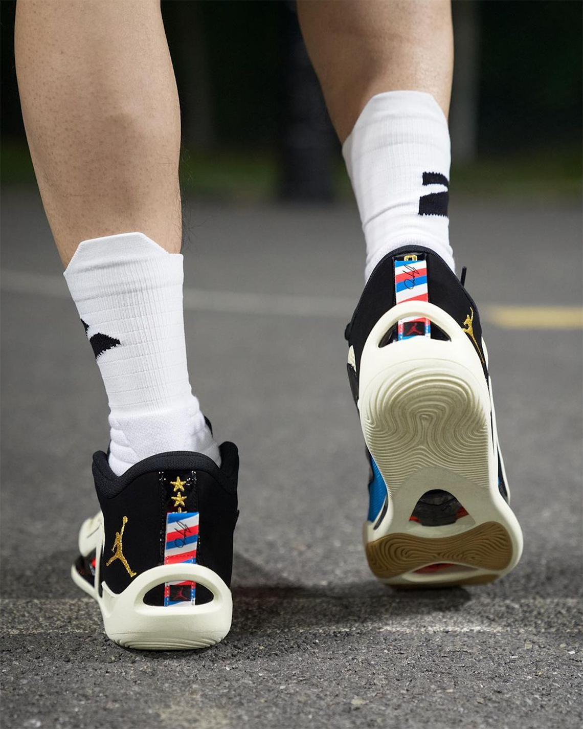 Đầu tiên nhìn vào Air Jordan 8 Playoffs sẽ phát hành vào tháng 9 năm 2023 - 7