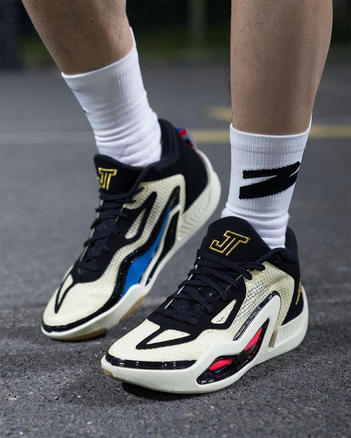 Đầu tiên nhìn vào Air Jordan 8 Playoffs sẽ phát hành vào tháng 9 năm 2023 - 8