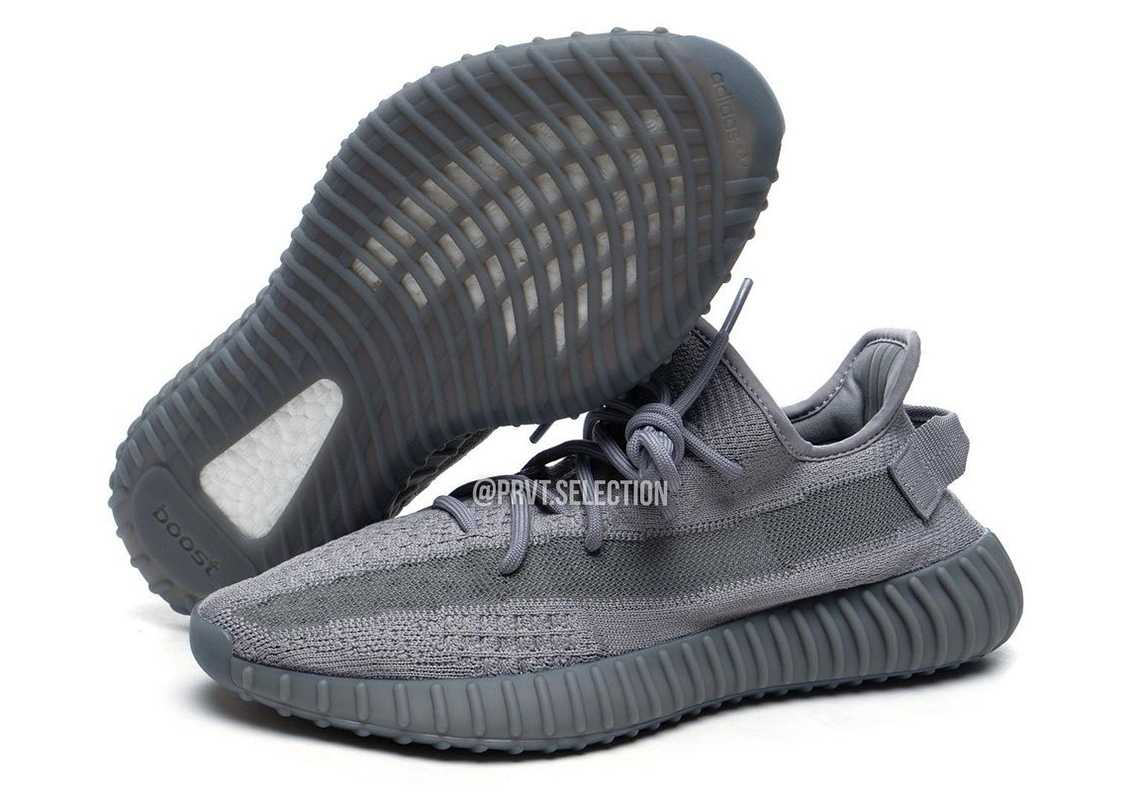 Đây có thể là đôi adidas Yeezy Boost 350 v2 đầu tiên được phát hành năm 2023 - 2