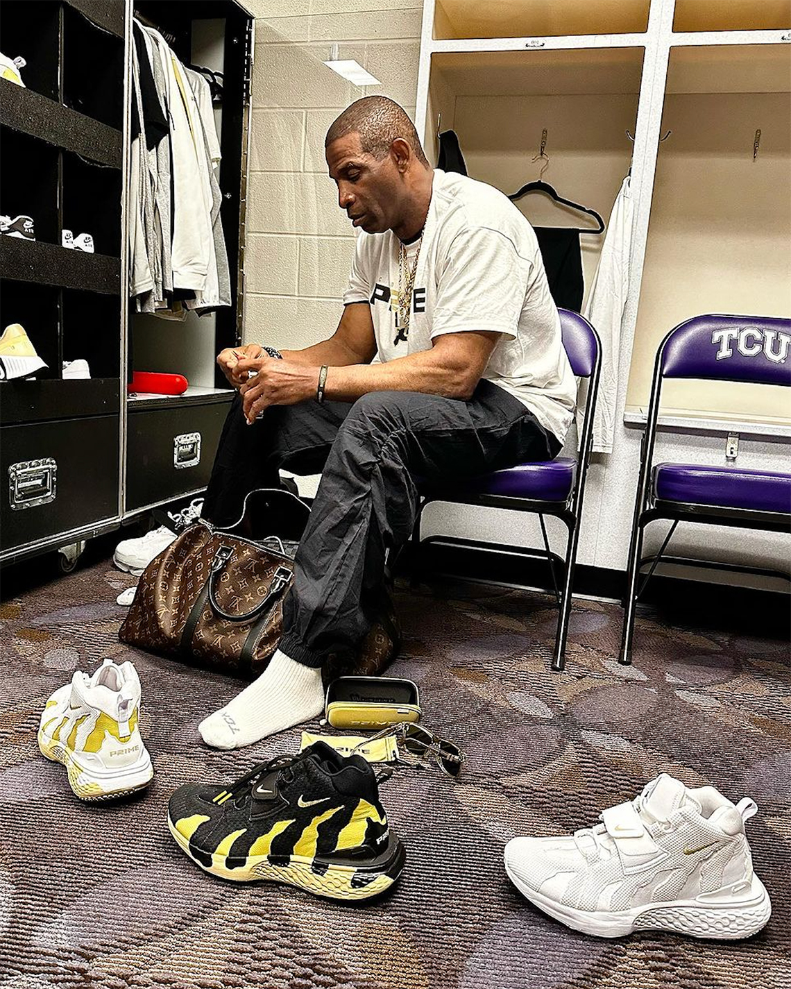 Deion Sanders Trở Lại Với Nike: Một Cái Nhìn Trước Về Giày Thể Thao Mới - 3