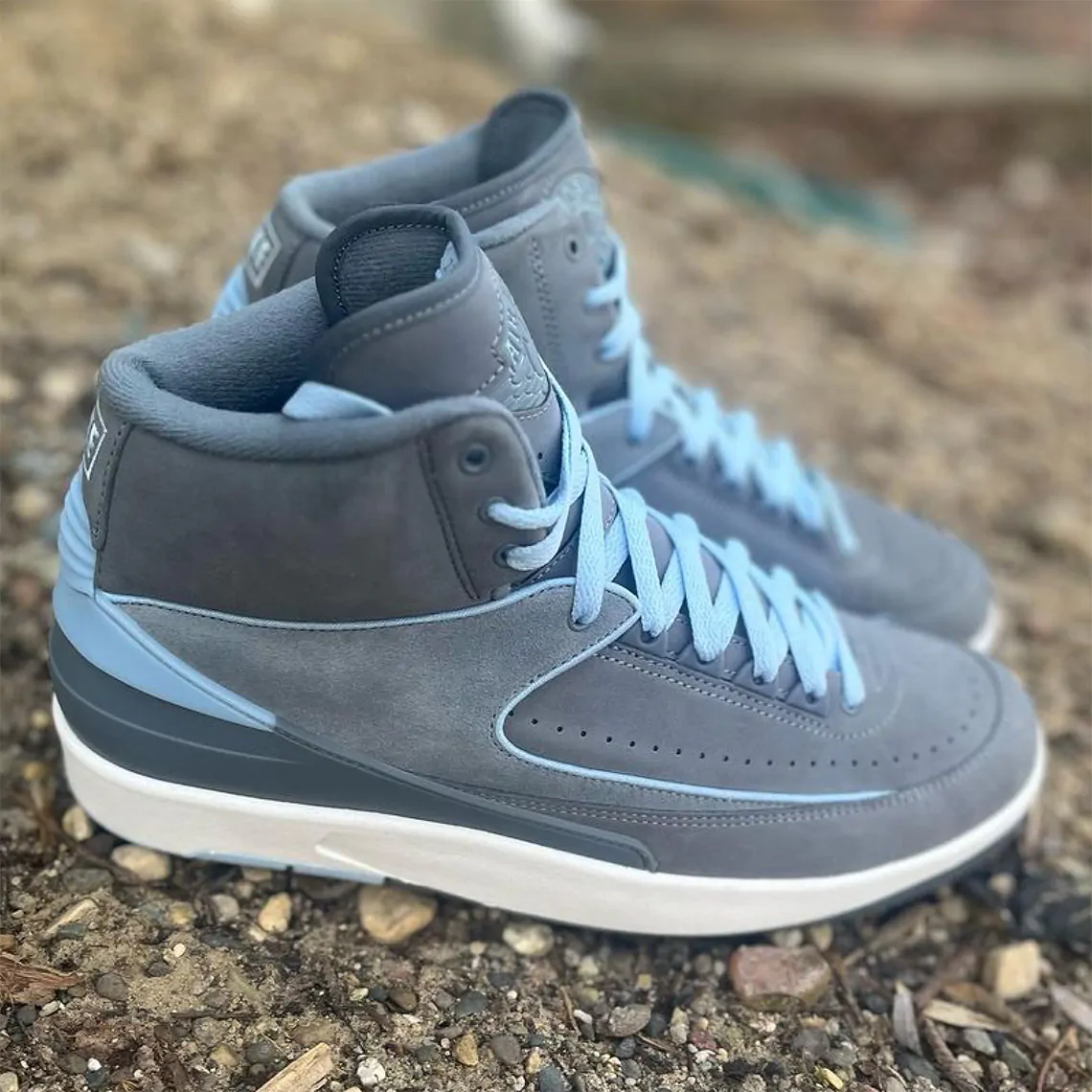 Điều đầu tiên cần xem xét khi kiểm tra Air Jordan 2 Cool Grey là màu sắc của nó - 3