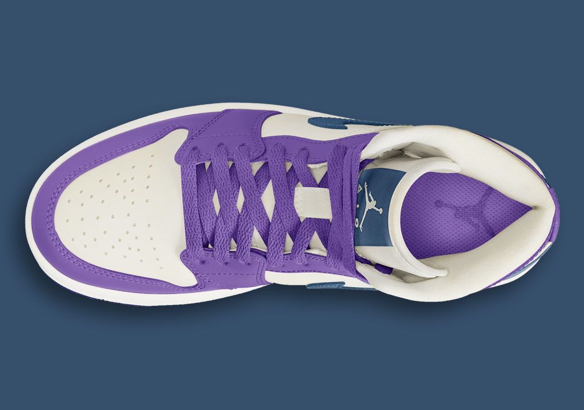 Đôi Air Jordan 1 Mid cho nữ này có màu tím và xanh cadê - 3