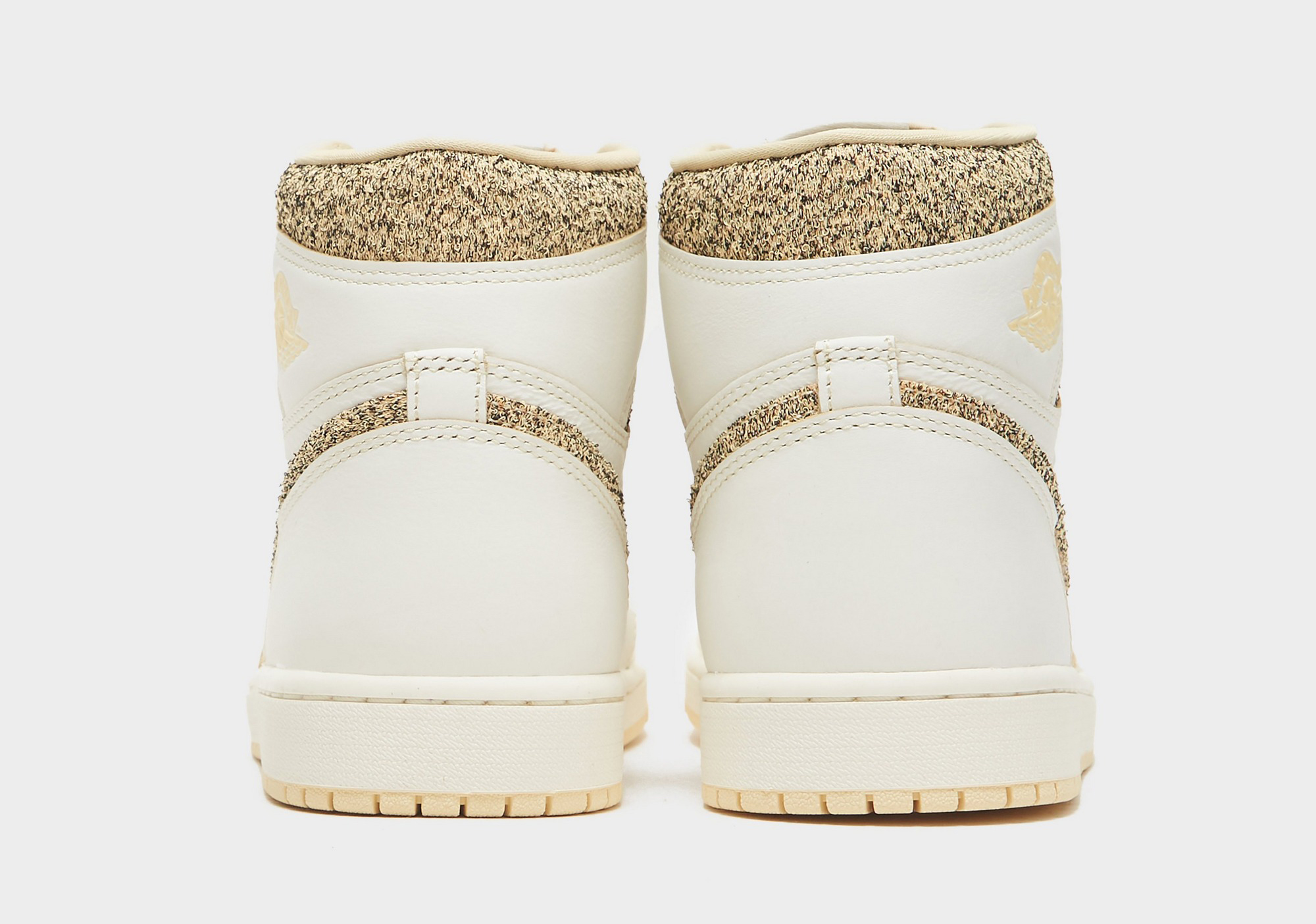 Đôi giày Air Jordan 1 Vibrations Of Naija sẽ được phát hành vào ngày 27/5/2023 - 11