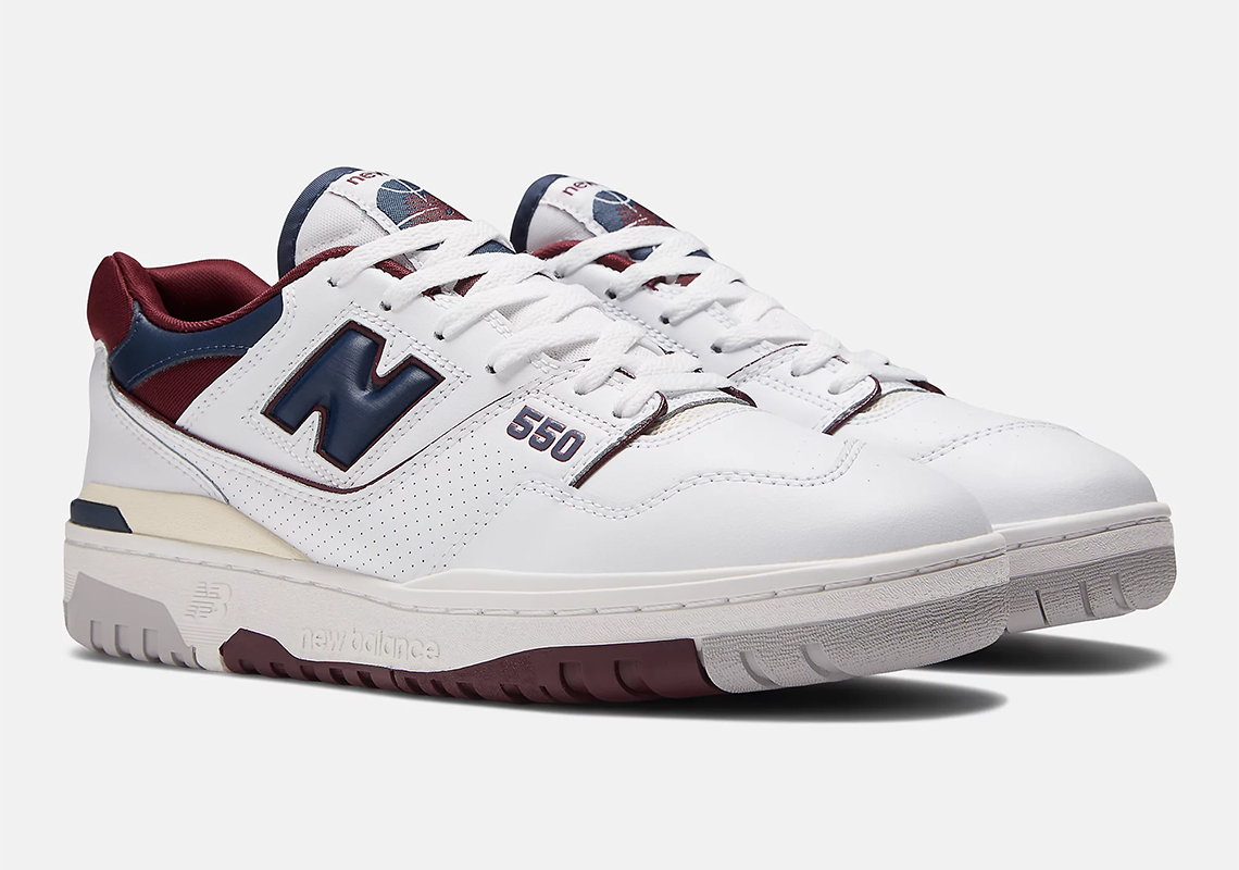 Đôi giày New Balance 550 màu Navy và Maroon