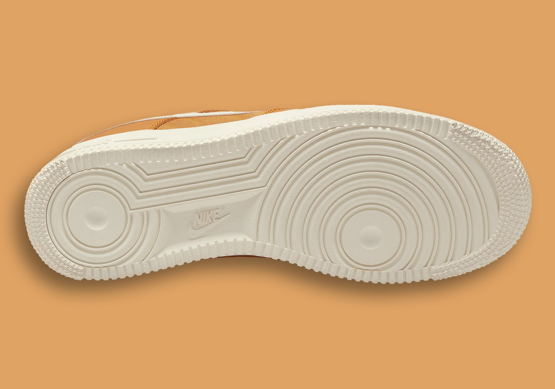 Đôi giày Nike Air Force 1 low này có hương vị bí ngô - 4