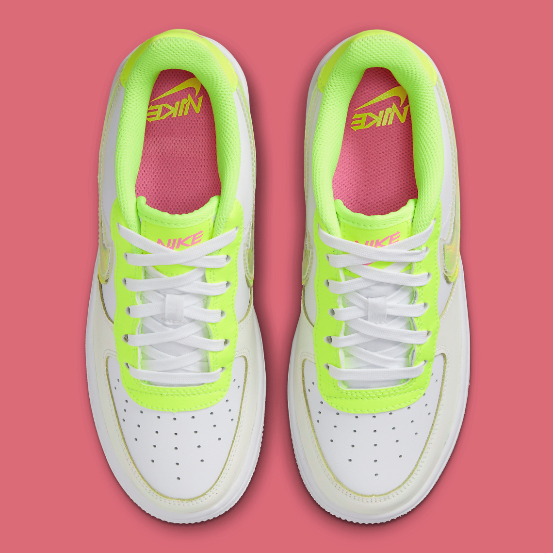 Đôi giày Nike Air Force 1 low trẻ em này có màu Neon Green ẩn - 5