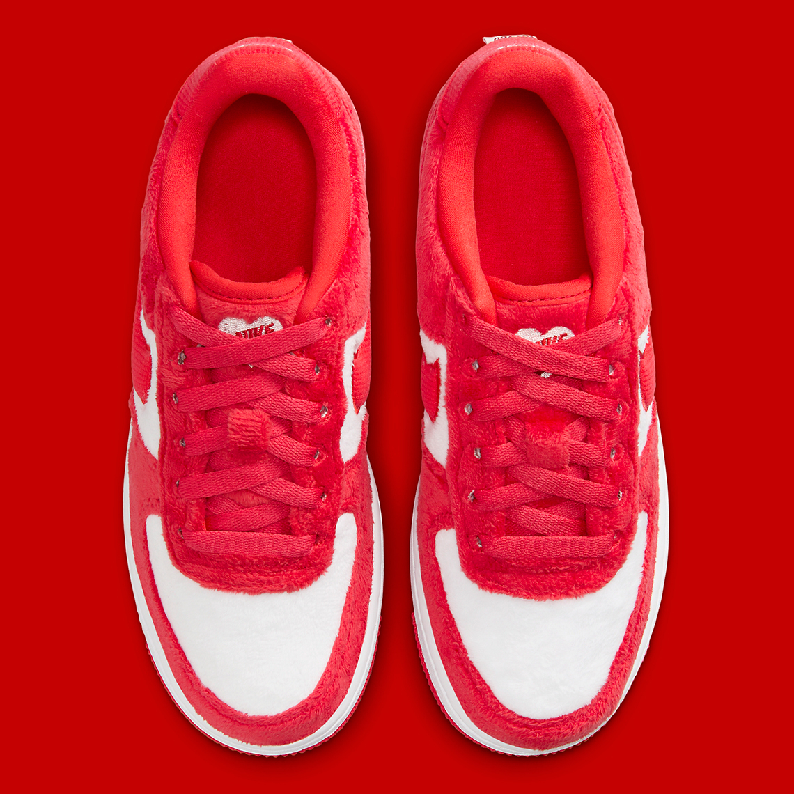 Đôi Giày Nike Air Force 1 'Valentine's Day 2024': Một Bước Chạm Nhẹ, Một Điệu Nhảy Vui Vẻ - 14