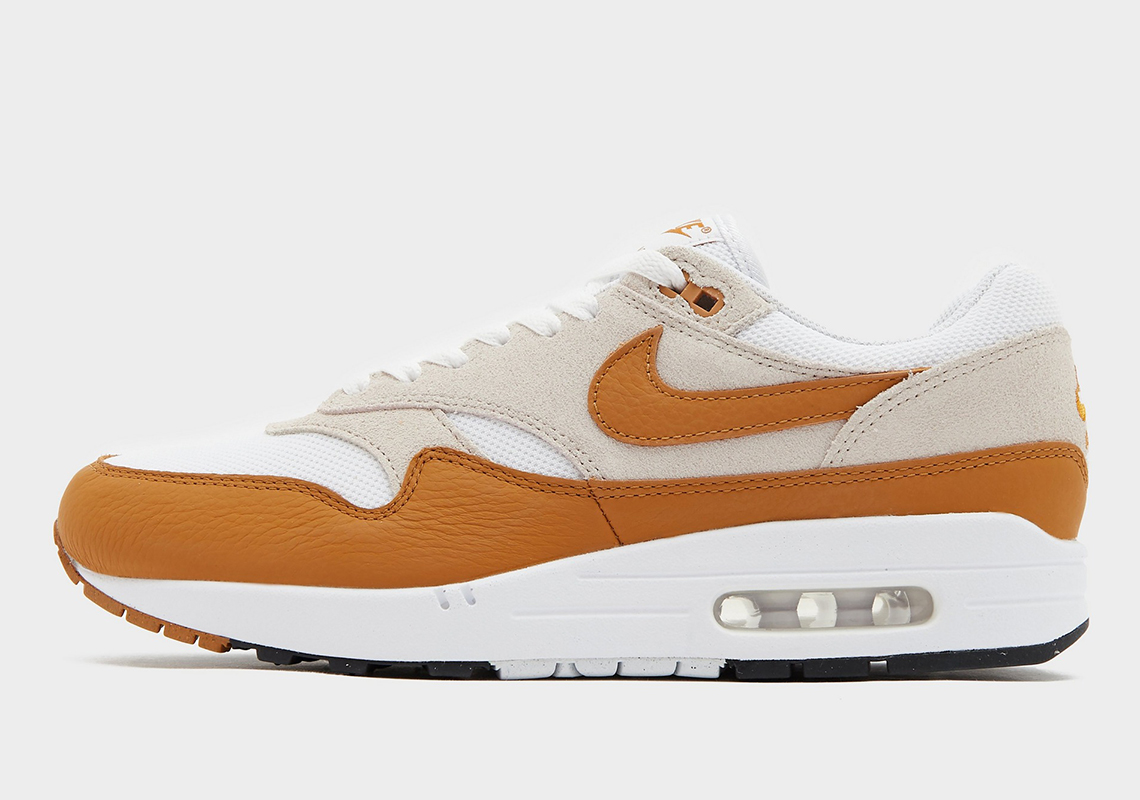 Đôi giày Nike Air Max 1 được phủ màu Magma Orange trên miếng che bùn - 1