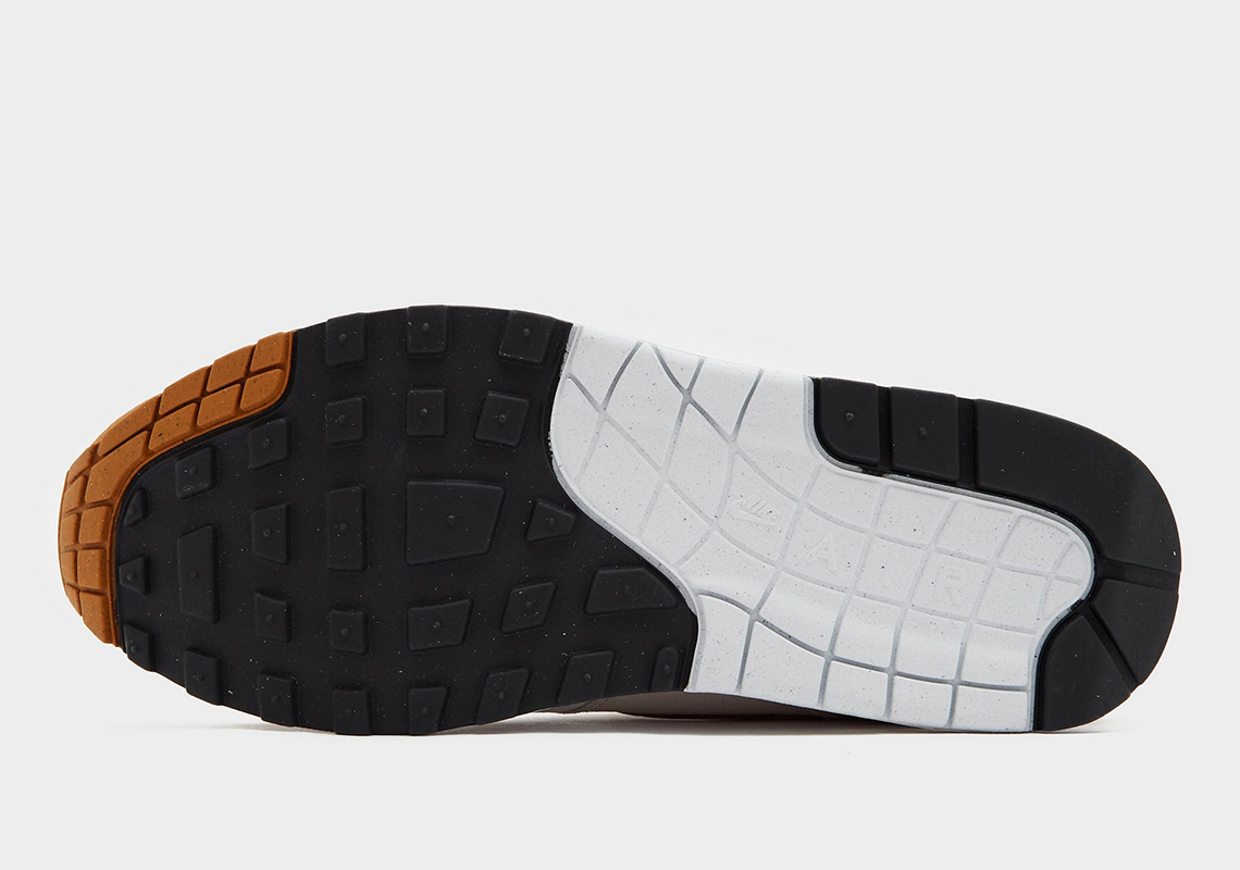 Đôi giày Nike Air Max 1 được phủ màu Magma Orange trên miếng che bùn - 5