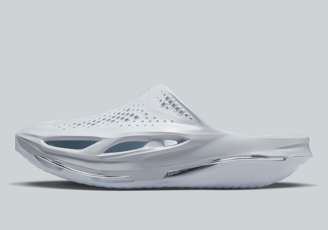 Đôi giày Nike MMW 005 của Matthew M Williams xuất hiện trở lại với tông màu xám nhạt - 2