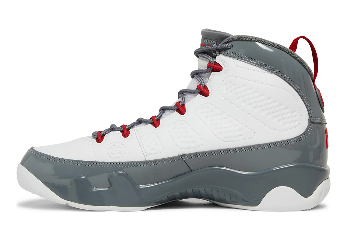 Đôi giày sneaker Air Jordan 9 Fire Red được phát hành vào ngày 23 tháng 11 - 3