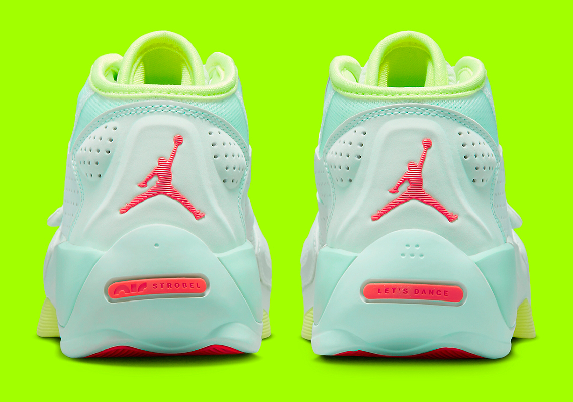 Đôi giày  sneaker Jordan Zion 2 GS với màu Barley Green/Volt - 4