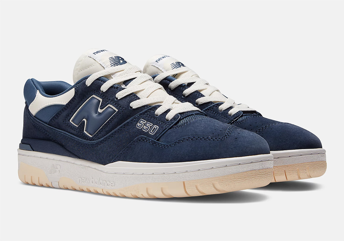Đôi giày sneaker New Balance 550 Navy Suede Sử dụng nhiều da độn - 2