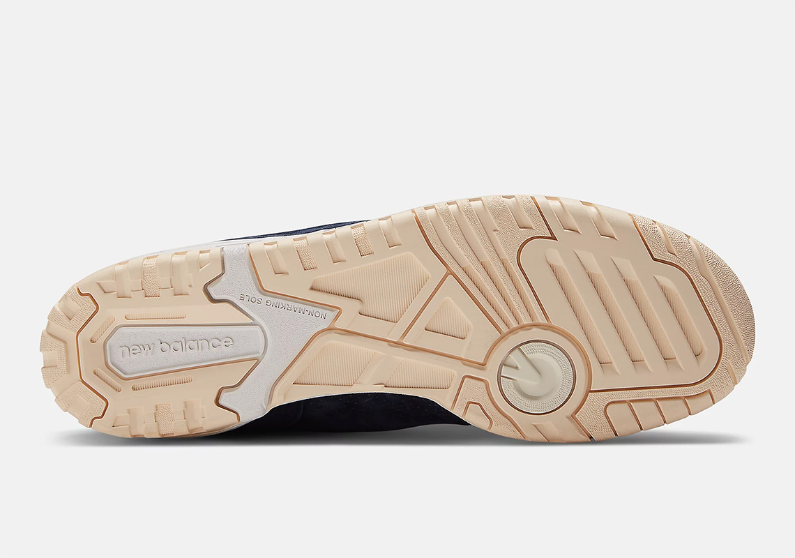 Đôi giày sneaker New Balance 550 Navy Suede Sử dụng nhiều da độn - 5