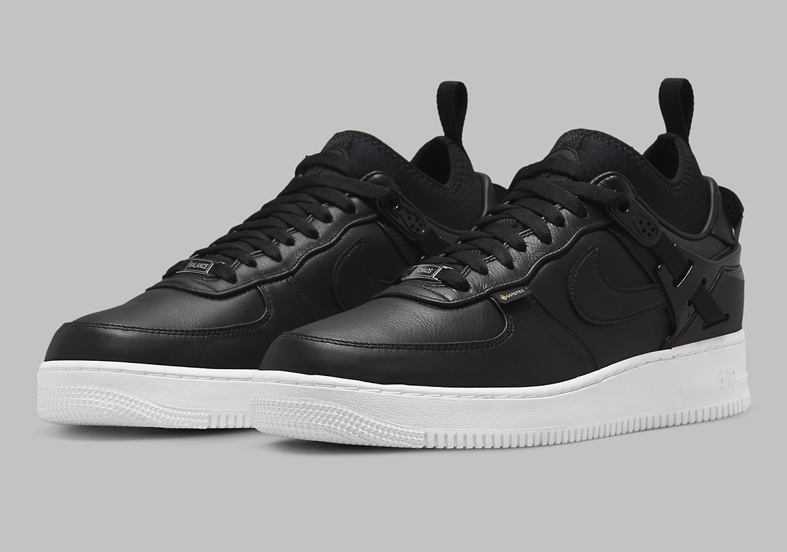 Đôi giày sneaker Nike Air Force 1 Gore-Tex Black xuất hiện trong màu đen - 2