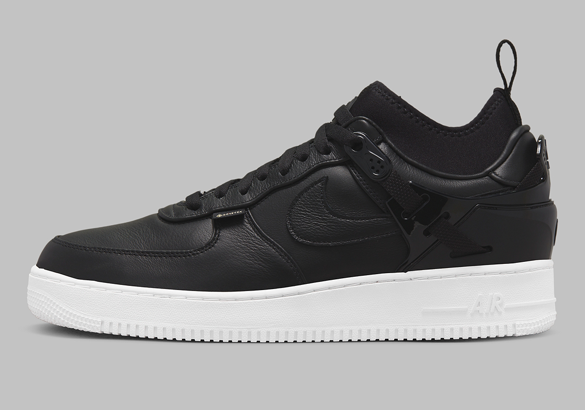 Đôi giày sneaker Nike Air Force 1 Gore-Tex Black xuất hiện trong màu đen - 3