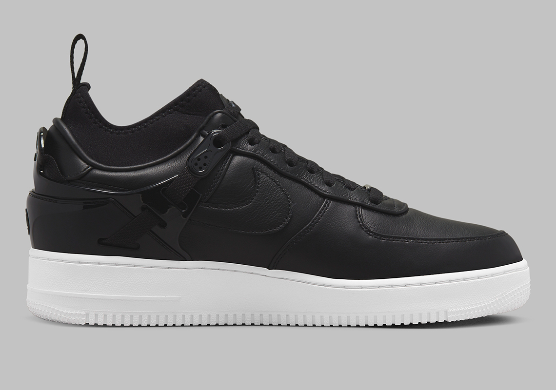 Đôi giày sneaker Nike Air Force 1 Gore-Tex Black xuất hiện trong màu đen - 4