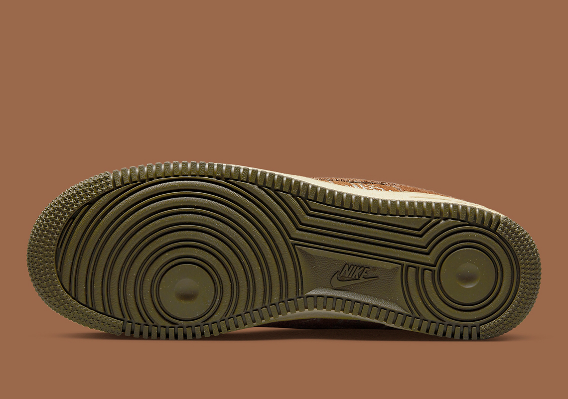 Đôi giày sneaker Nike Air Force 1 NAI-KE với màu nâu - 6