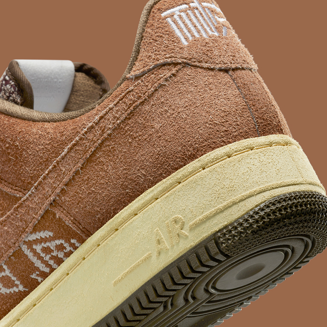 Đôi giày sneaker Nike Air Force 1 NAI-KE với màu nâu - 9