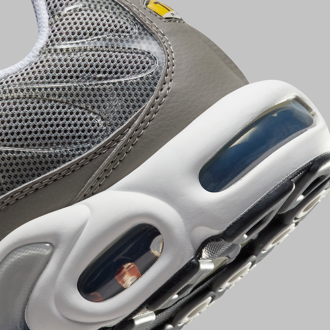 Đôi giày sneaker Nike Air Max Plus màu xám - 8