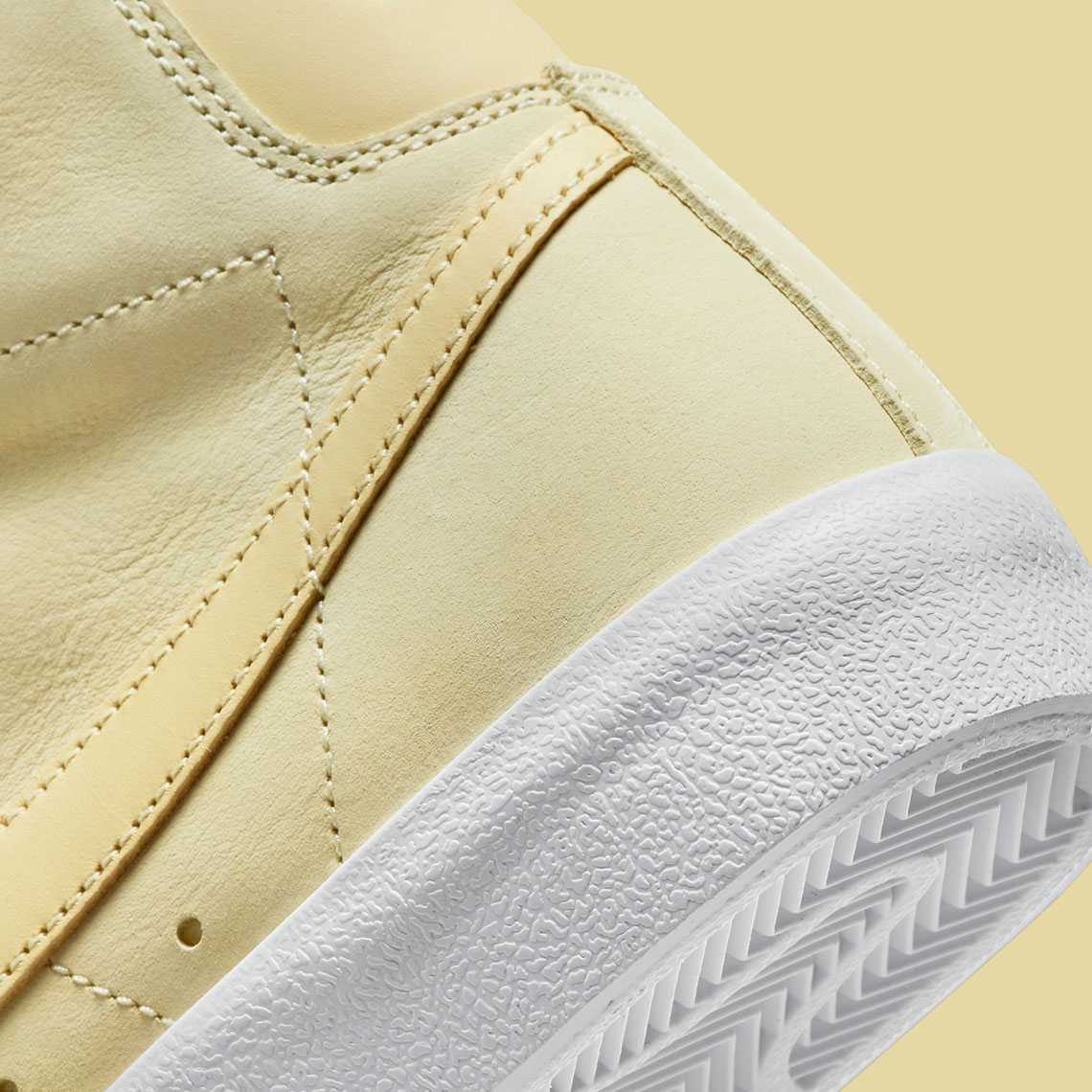 Đôi giày sneaker Nike Blazer Mid với chất liệu da màu vàng chanh - 8
