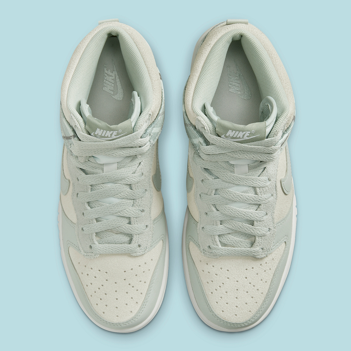 Đôi giày sneaker trẻ em Nike Dunk High GS được trang trí kẻ sọc. - 4