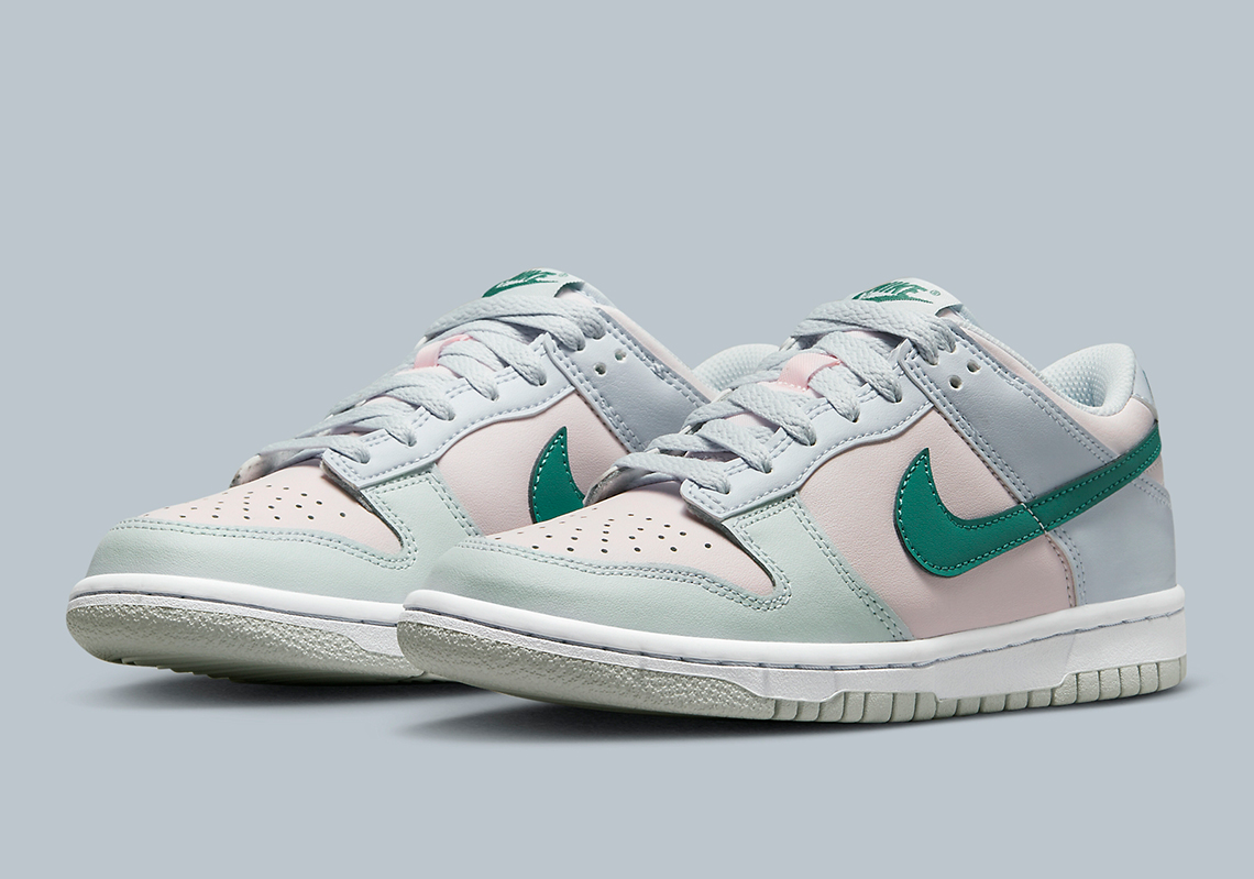 Đôi giày trẻ em Nike Dunk Low Green Blue Pink - 2