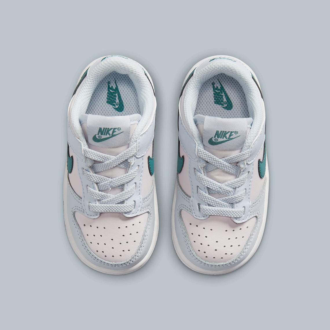 Đôi giày trẻ em Nike Dunk Low Green Blue Pink - 9