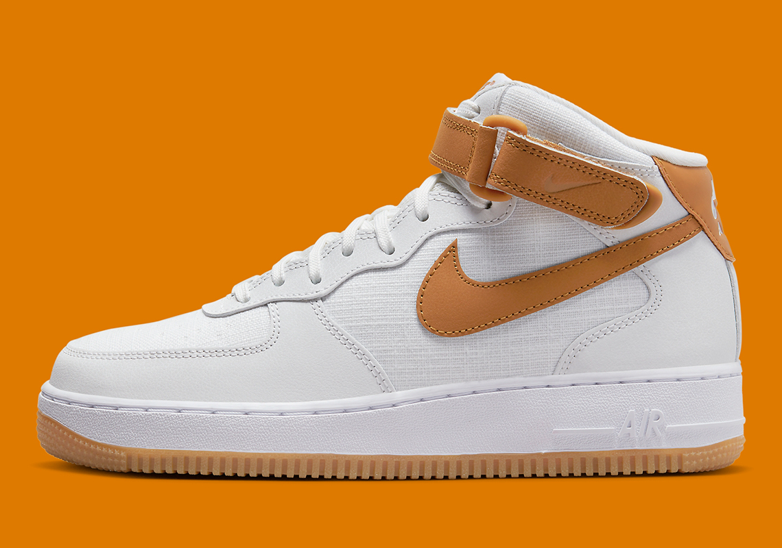 Đôi Nike Air Force 1 Mid với các điểm nhấn in hình Desert Ocher rất thú vị - 2