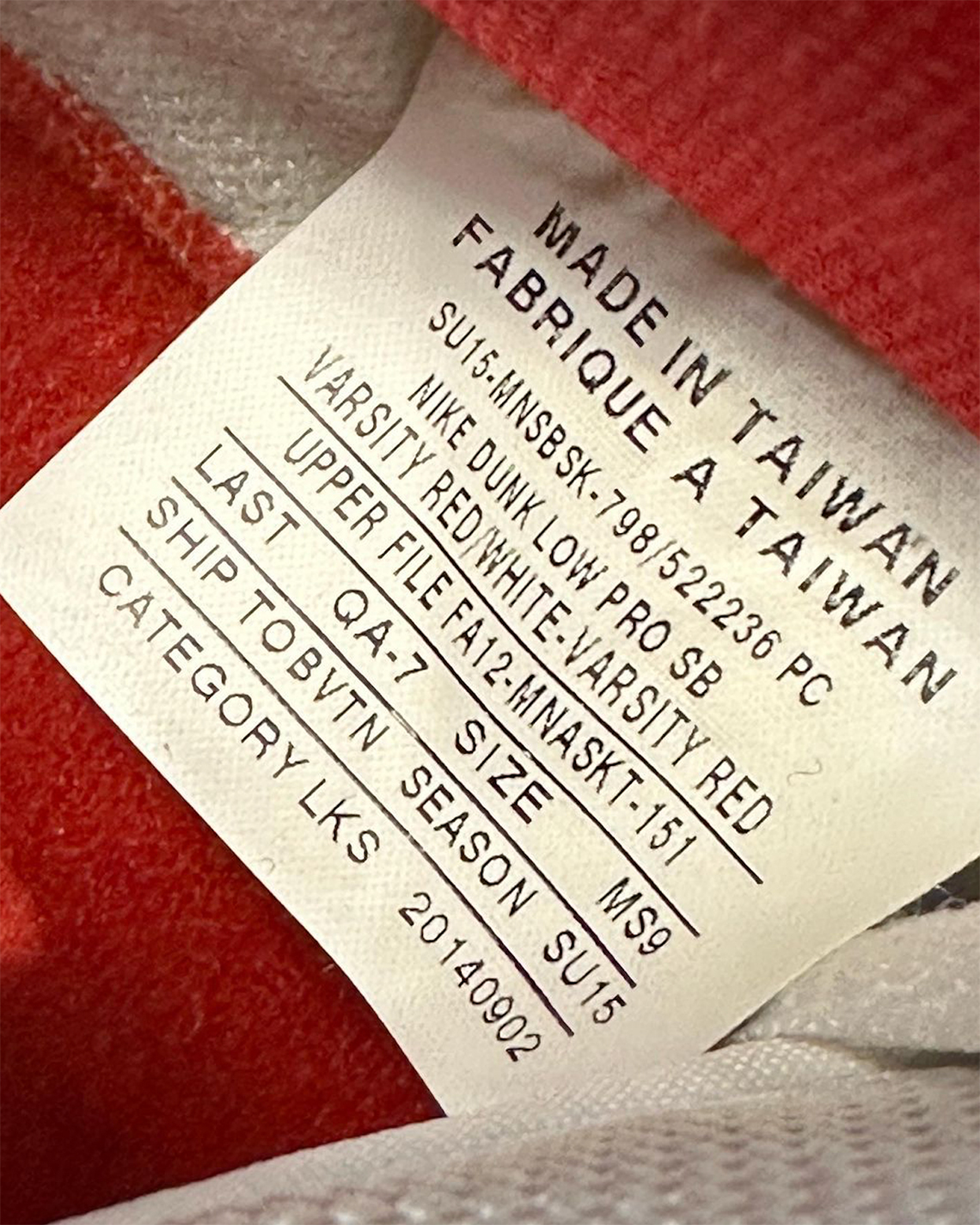 Đôi Nike SB Dunk Low  này giống với Cherry 11s - 6