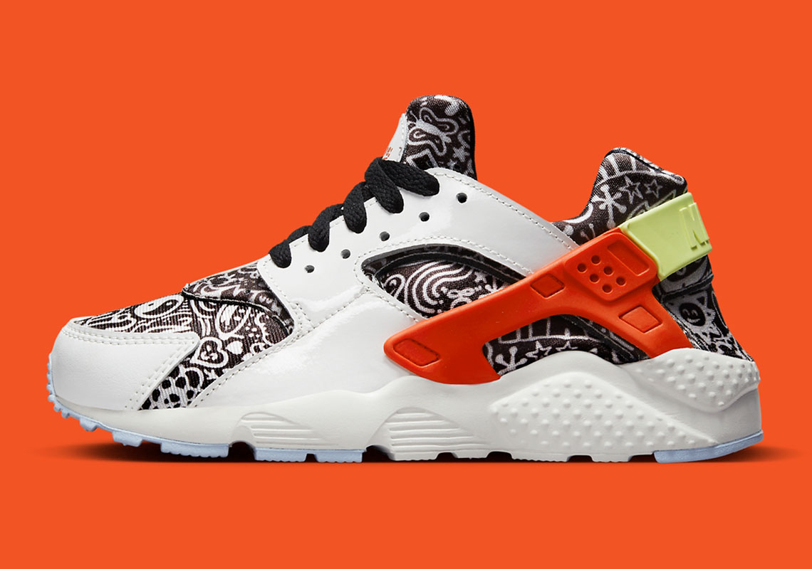 Doodles được phác thảo trên chiếc GS Nike Air Huarache này - 2
