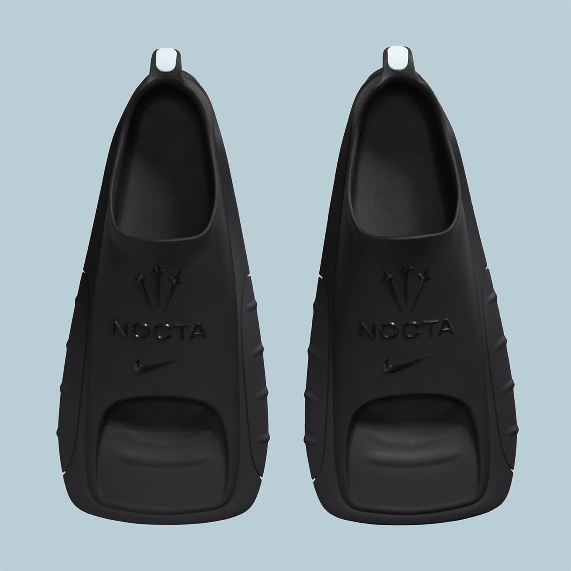 Drake lặn sâu trong một chiếc vây bơi NOCTA x Nike mới - 2