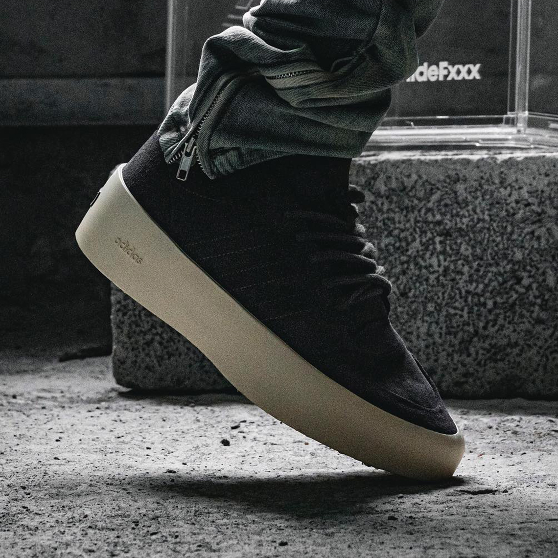 Fear Of God x adidas Forum 86 Lo: Sự Kết Hợp Ấn Tượng Mới từ Jerry Lorenzo - 7