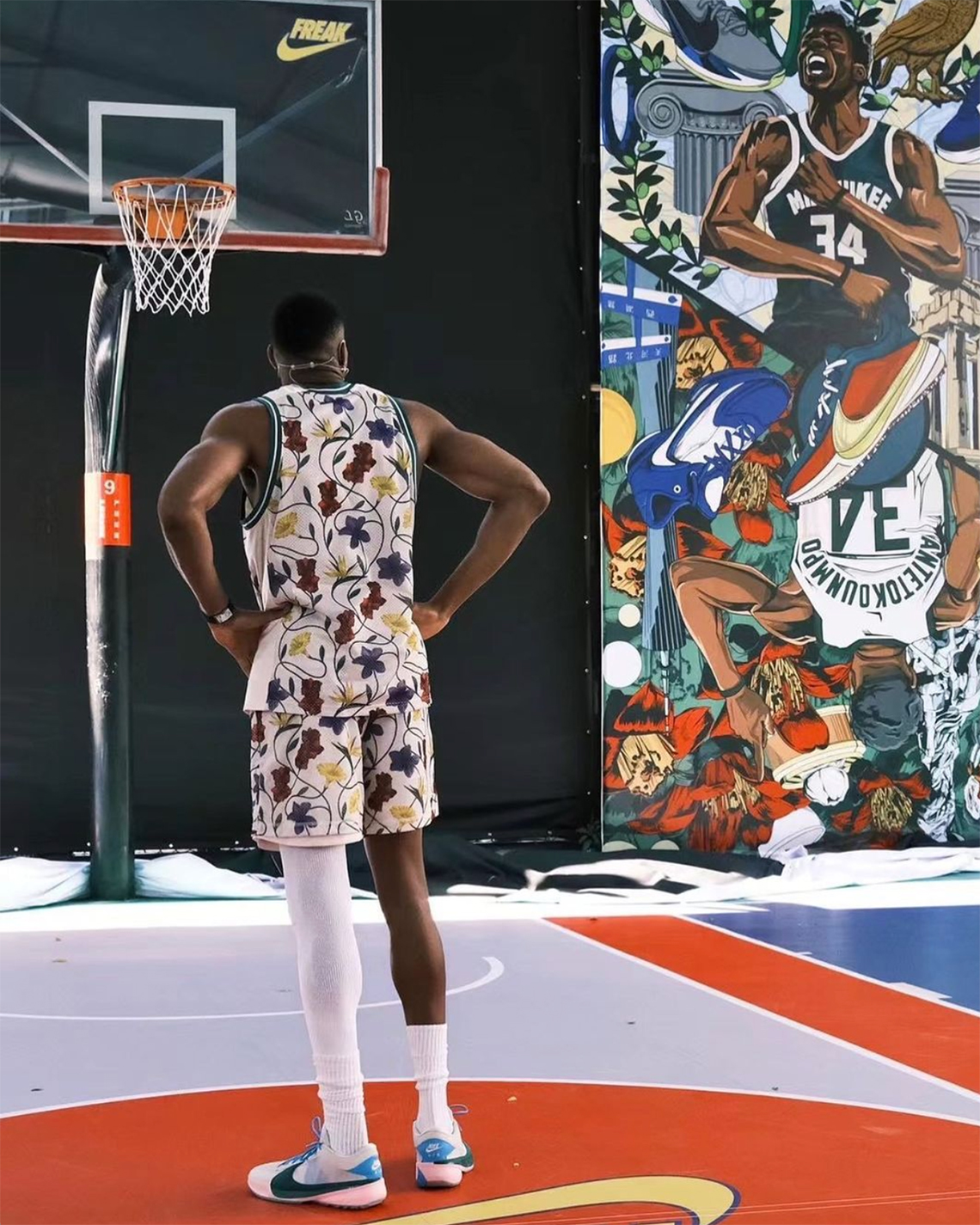 Giannis Antetokounmpo tung ra mẫu giày Nike Zoom Freak 5 mới: Màu Trắng/Hồng/Xanh Dương - 4