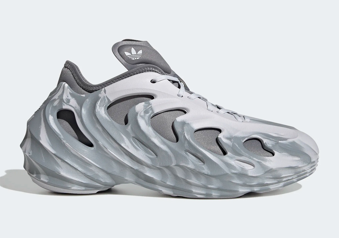 Giày adidas adiFOM Q Strata: Họa tiết trừu tượng như YEEZY MX - 3