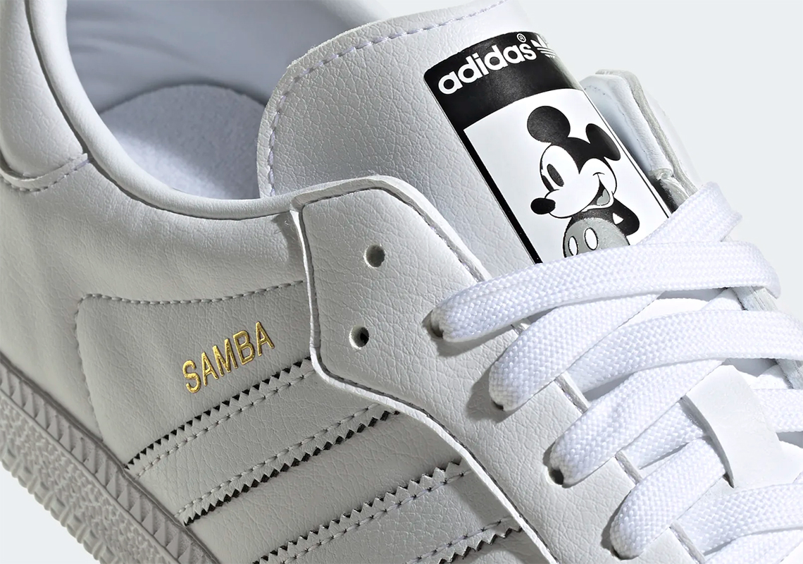 Giày adidas Samba Vegan Mickey và Minnie Mouse của Disney kỷ niệm 100 năm thành lập bằng vật liệu thân thiện động vật. - 1