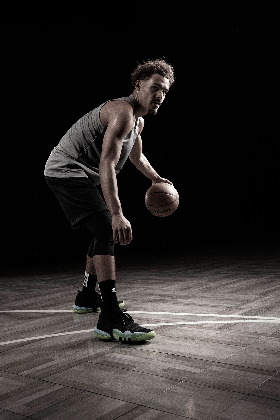 Giày Adidas tiếp theo của Trae Young được lấy cảm hứng một phần từ mẫu Adilette Slides - 11