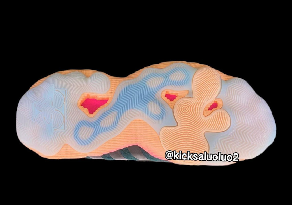 Giày adidas Trae Young 3: Sự Ra Đời Đặc Biệt Cho Mùa NBA 2023 - 4